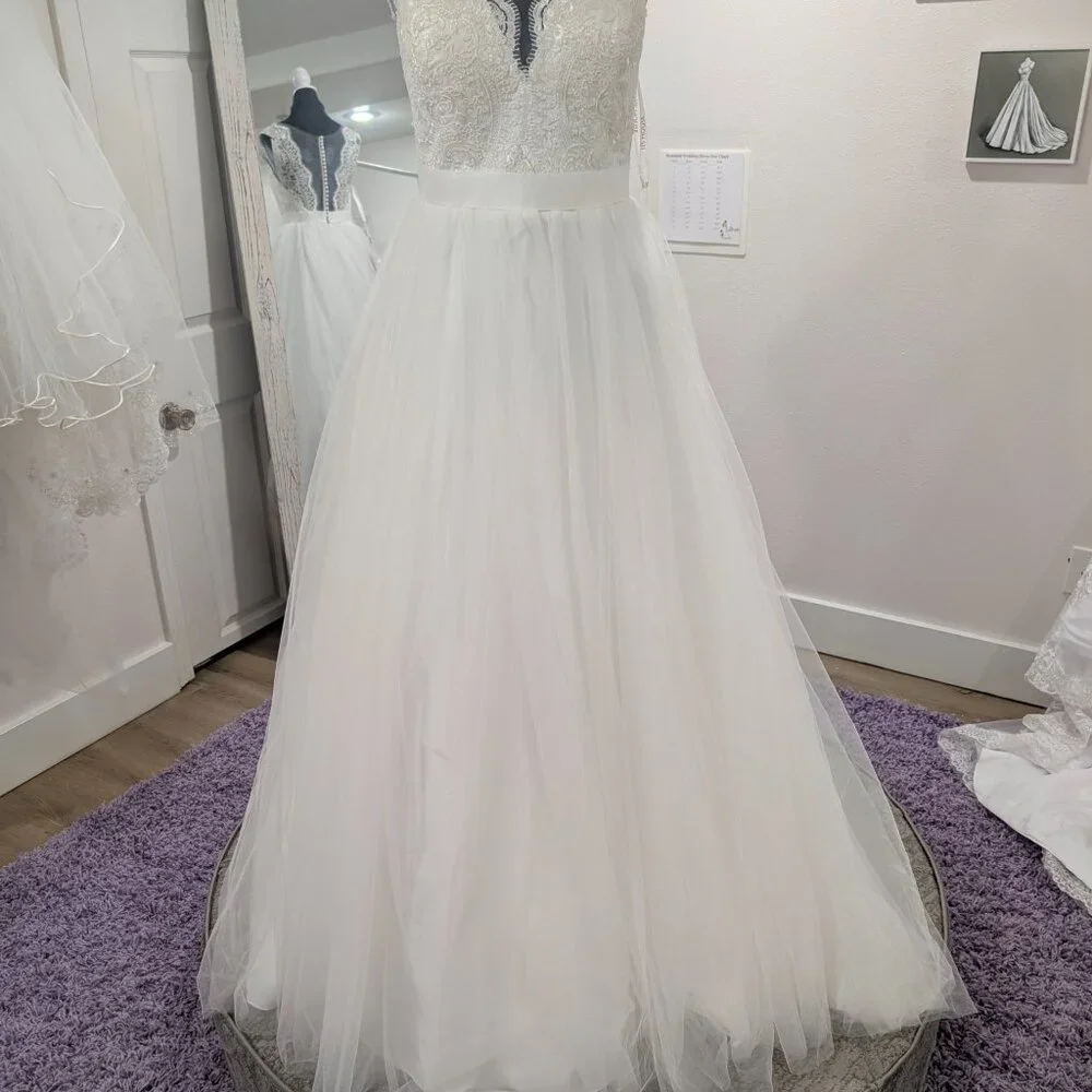 JJ's House Size 10 A-Line Wedding Dress - Picture 1 of 6